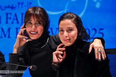 تصاویر | قاب‌های جالب از ژست‌های بازیگران فیلم خاتی در نشست خبری