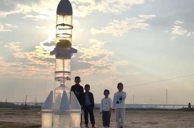 ویدئو | موشک دو‌مرحله‌ای با بطری‌های پلاستیکی؛ ابتکار آموزشی در چین