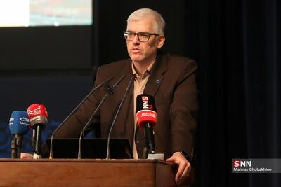 رئیس سازمان فضایی: از هر سه ماهواره ارسال شده به فضا سیگنال داریم و در شب و روز با آنها ارتباط داریم/ عمر هر ماهواره بین ۳ تا ۵ است + فیلم