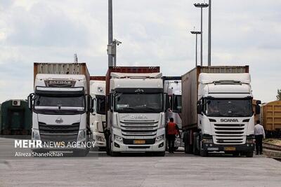 توقف ۴ هزار کامیون در مرز دوغارون تایباد