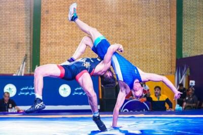 نفرات برتر ۵ وزن نخست رقابت‌های کشتی فرنگی جوانان - پارس فوتبال