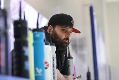 مدیر تیم‌های ملی هاکی روی یخ: با امکانات محدود و روحیه جنگندگی، بهترین نتایج را برای ایران رقم می‌زنیم - پارس فوتبال