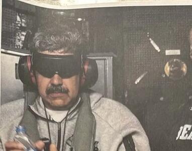 انتقال مادورو به زندان در محاصره سربازان آمریکایی(فیلم)