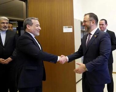 گفت‌وگوی تلفنی عراقچی و همتای ونزوئلایی پس از حمله امریکا / وزیر خارجه ونزوئلا: همبستگی و حمایت تهران با کاراکاس در مقابل نقض آشکار حقوق بین‌الملل توسط دولت آمریکا، اعلام شد