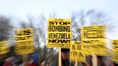 تصاویر؛ تجمع مقابل کاخ سفید در اعتراض به بازداشت مادورو