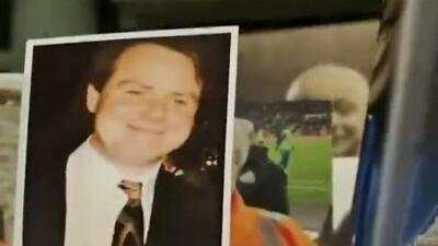 ویدیو| عکس‌های درگذشتگان در دست هواداران! - پارس فوتبال