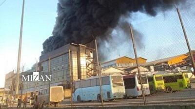 حضور میدانی دادستان آمل در محل آتش‌سوزی شرکت کاله/ علت اولیه بروز حادثه جوشکاری در یکی از سوله‌ها بوده است