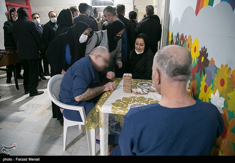بازدید از آسایشگاه بیماران روانی در کرمانشاه