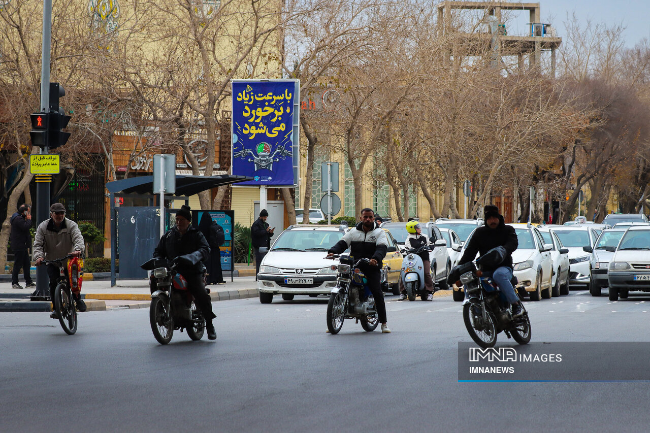 اکران شهری با محوریت فرهنگ‌سازی موتورسواری ایمن