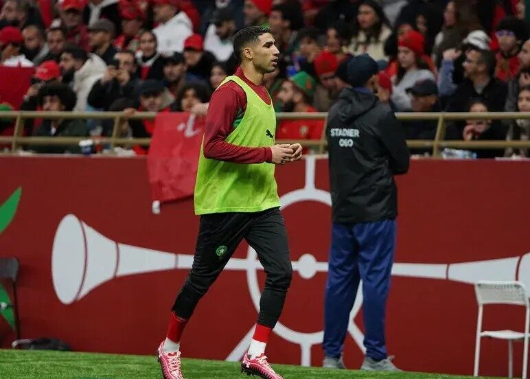 حکیمی تسلیم سرمربی تیم ملی است