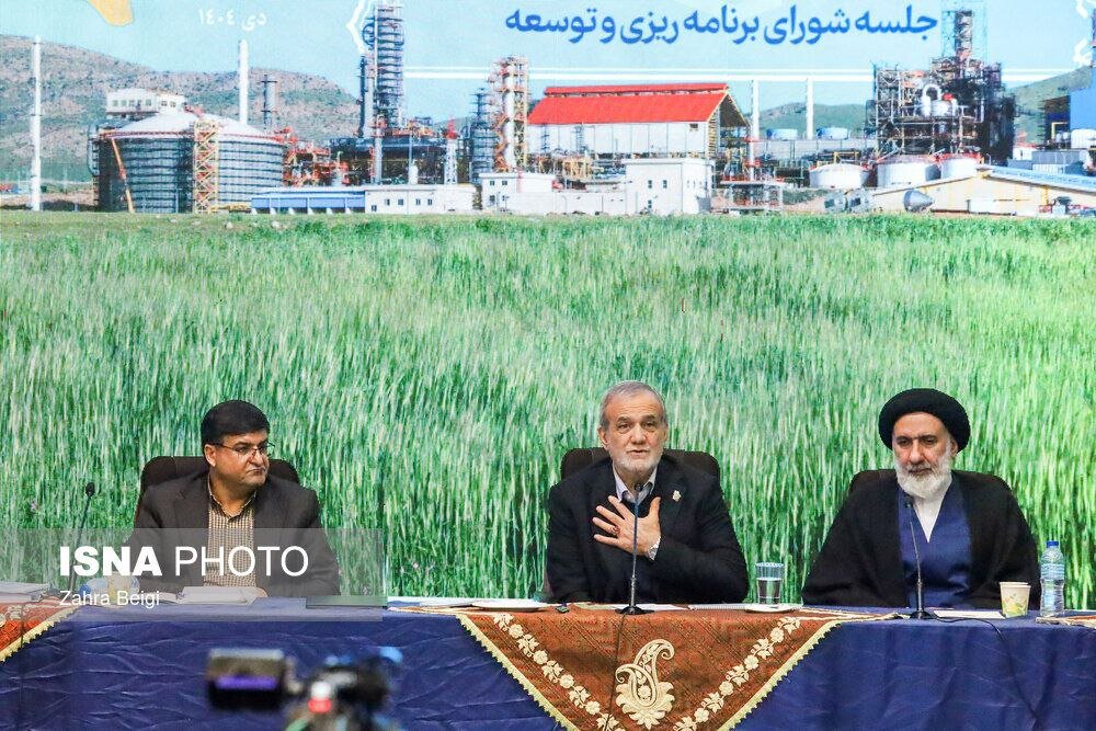 عکس/ دومین روز سفر رئیس جمهور به استان چهارمحال و بختیاری