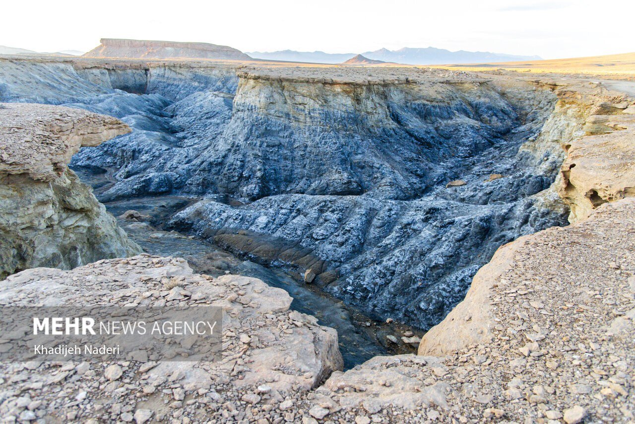 «تخته سرخ» و «دره دوزخی» اصفهان