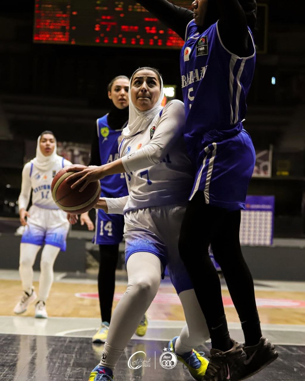 دیدار تیم‌های بسکتبال بانوان استقلال و پالایش نفت