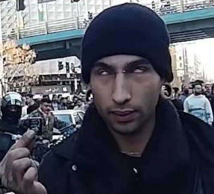 تصاویر از شخصی که به «پسر ایران» معروف شد | این شخص کیست؟