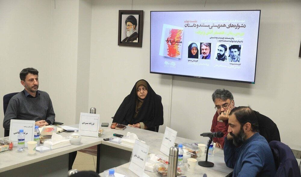 خلق احساس با کلمه، مرز اصلی ادبیات است