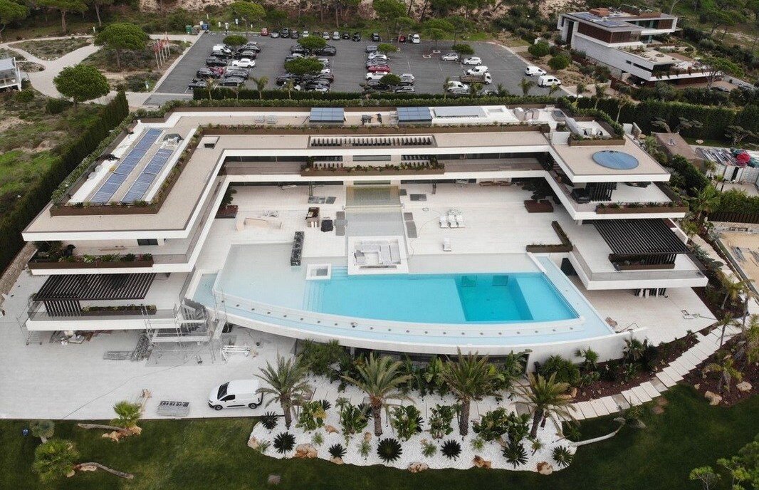 برنامه رونالدو برای دوران بازنشستگی؛ اقامت در عمارتی فوقلوکس